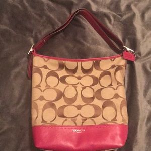 Coach purse SV/Khaki/Berry like new, includes tag